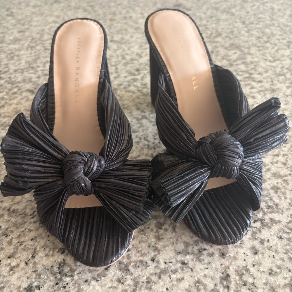 Loeffler Randall Black Bow Heel Size 6